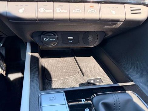 New 2025 Hyundai Elantra Limited FWD image 22