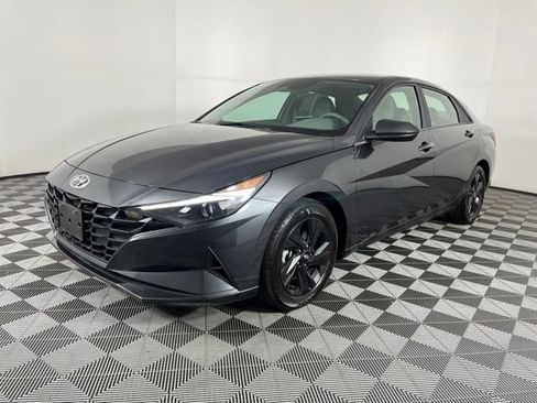 Used 2023 Hyundai Elantra SEL FWD image 6