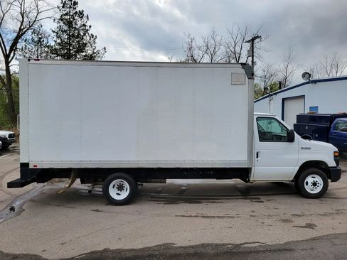 Used 2017 Ford E-450 and Econoline 450 Super Duty w/ Power Windows & Locks Group image 3
