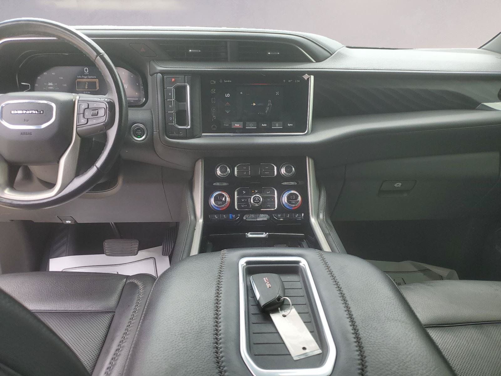 Used 2022 GMC Yukon XL Denali RWD image 10