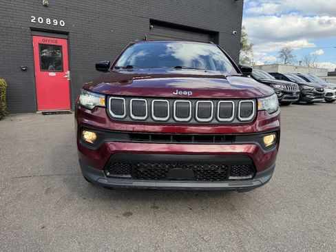 Used 2022 Jeep Compass Latitude AWD/4WD image 2