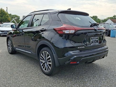 Certified 2023 Nissan Kicks SR w/ SR Premium Package FWD image 4
