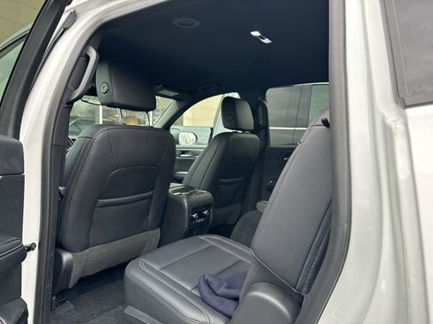 Certified 2024 GMC Acadia Elevation w/ Luxury Package image 10