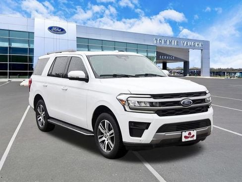 Used 2023 Ford Expedition XLT RWD image 6