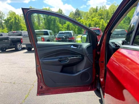 Used 2014 Ford Escape SE w/ Equipment Group 201A image 9