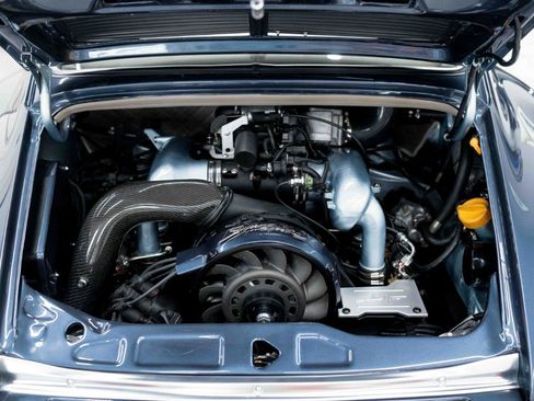 Used 1991 Porsche 911 Carrera image 95