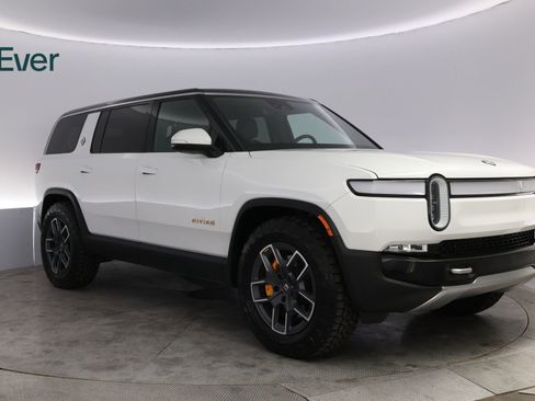 Used 2024 Rivian R1S Adventure AWD/4WD image 13