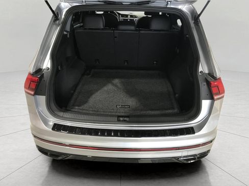 Used 2023 Volkswagen Tiguan SE R-Line image 13