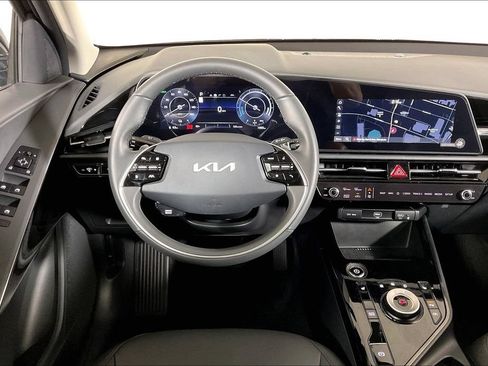 Used 2025 Kia Niro Wind FWD image 4
