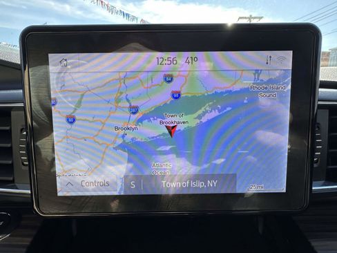 Used 2022 Ford Explorer Limited w/ Equipment Group 301A image 23