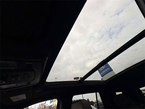 Used 2023 GMC Yukon Denali image 16