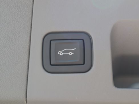 Used 2024 Cadillac XT5 Premium Luxury w/ Technology Package FWD image 31