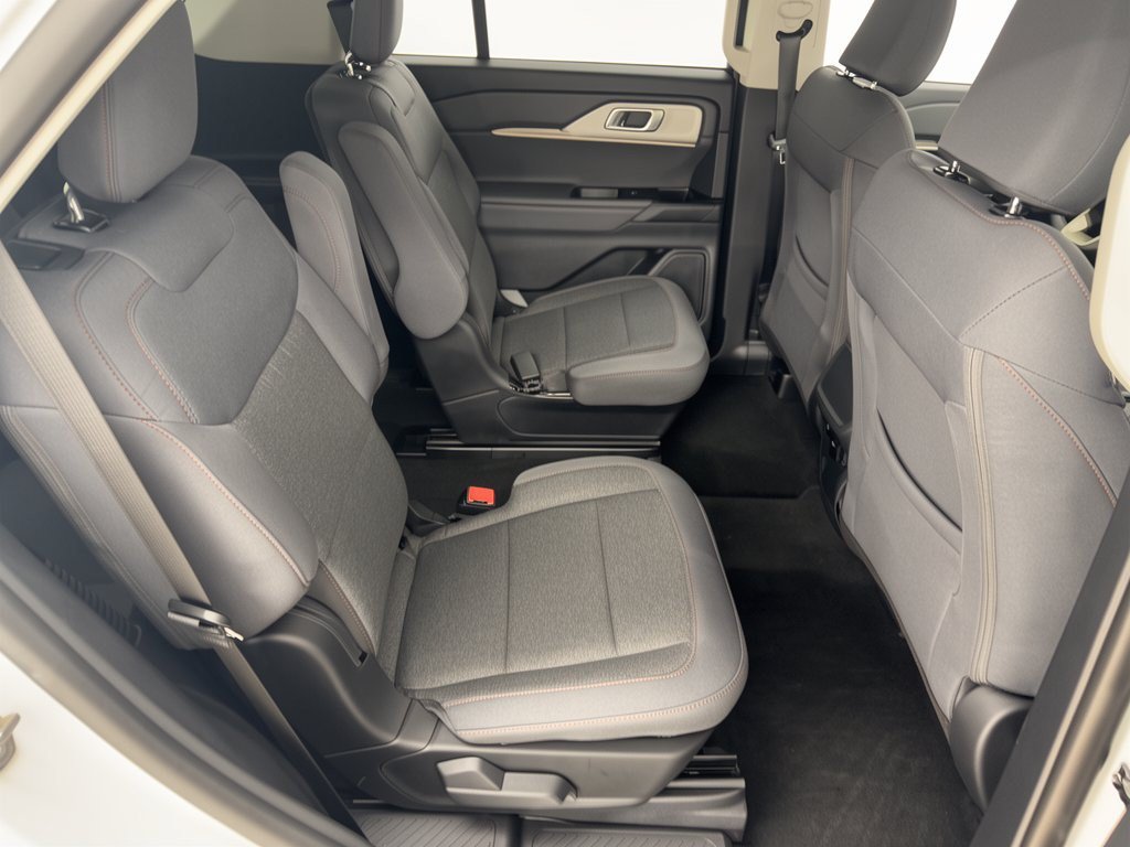 Used 2026 Ford Explorer Active RWD image 29