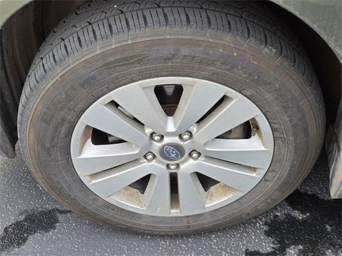 Used 2019 Subaru Outback 2.5i Premium image 4