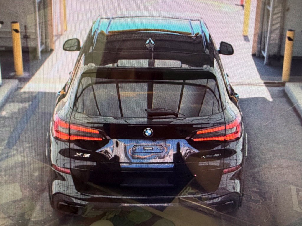 Used 2021 BMW X5 xDrive40i w/ M Sport Package AWD/4WD image 6
