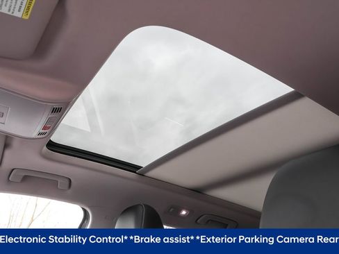 Certified 2023 Volkswagen Taos SEL AWD/4WD image 9