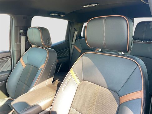 Used 2024 GMC Canyon AT4 image 12