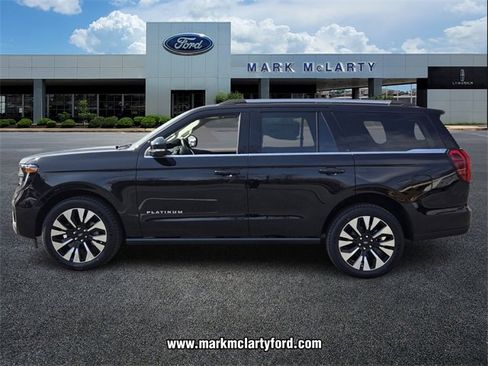 New 2026 Ford Expedition Platinum image 2