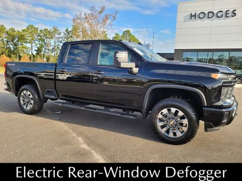 Used 2024 Chevrolet Silverado 2500 Custom w/ Custom Value Package image 17