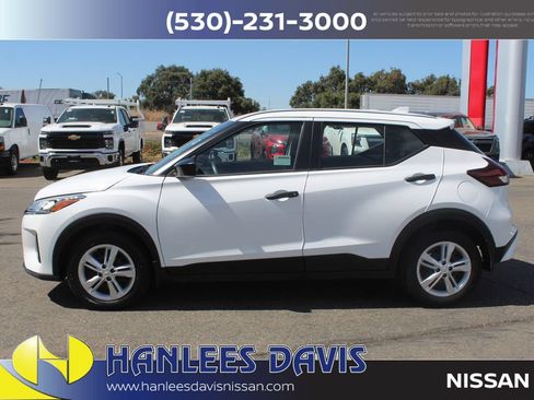 Certified 2025 Nissan Kicks Play S FWD image 2