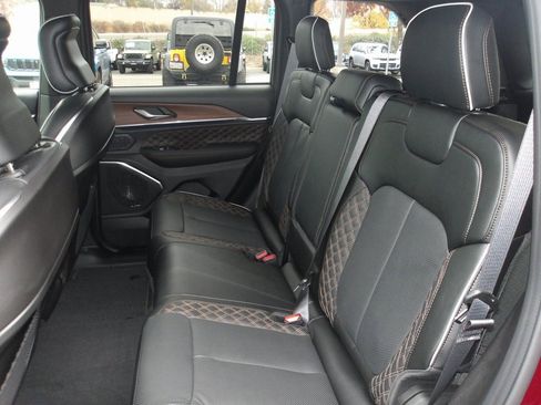 New 2025 Jeep Grand Cherokee Summit image 19