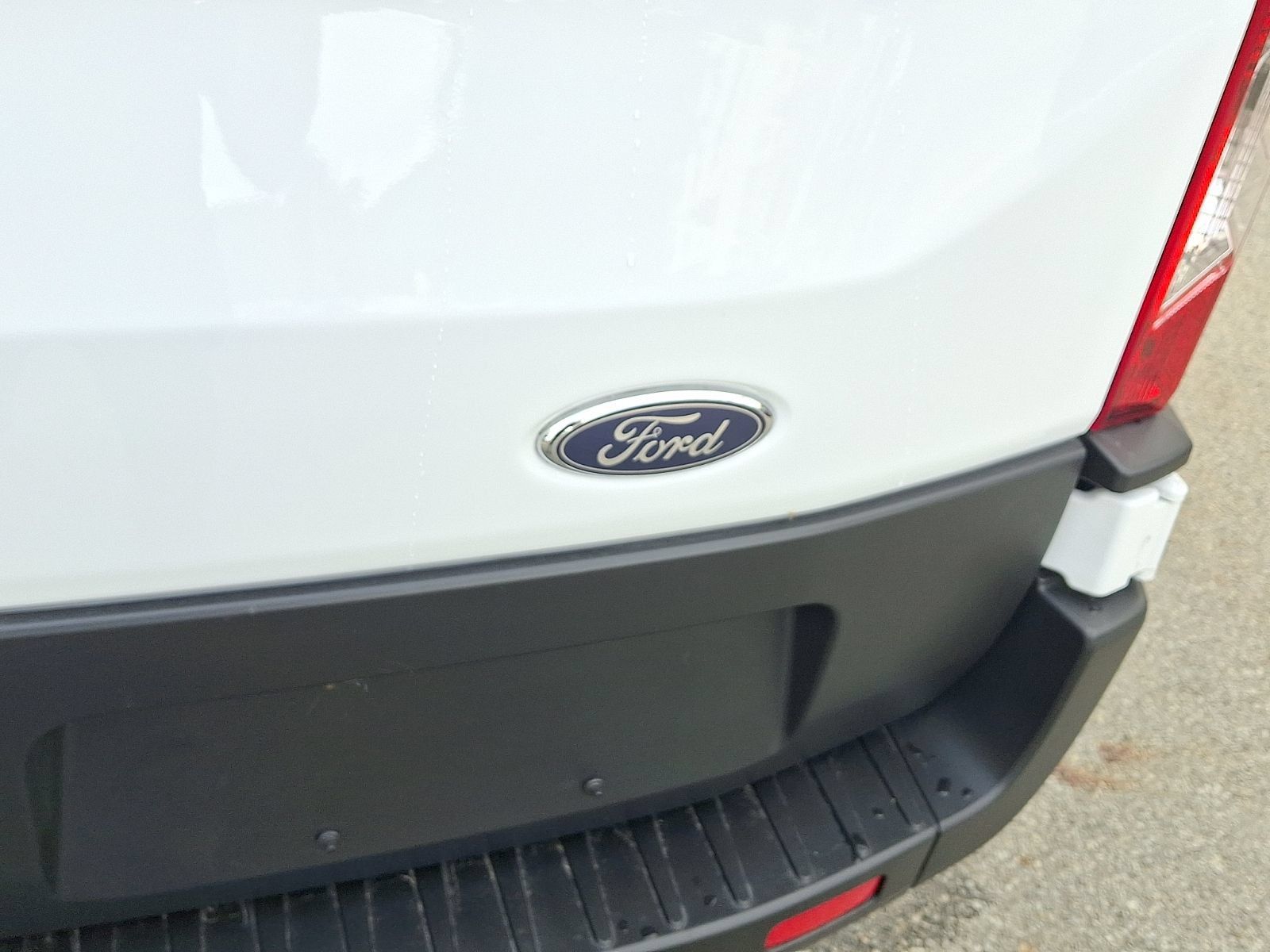 Used 2025 Ford Transit 250 Low Roof w/ Exterior Upgrade Package RWD image 30