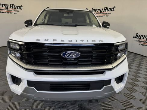 Used 2025 Ford Expedition Max Platinum AWD/4WD image 6