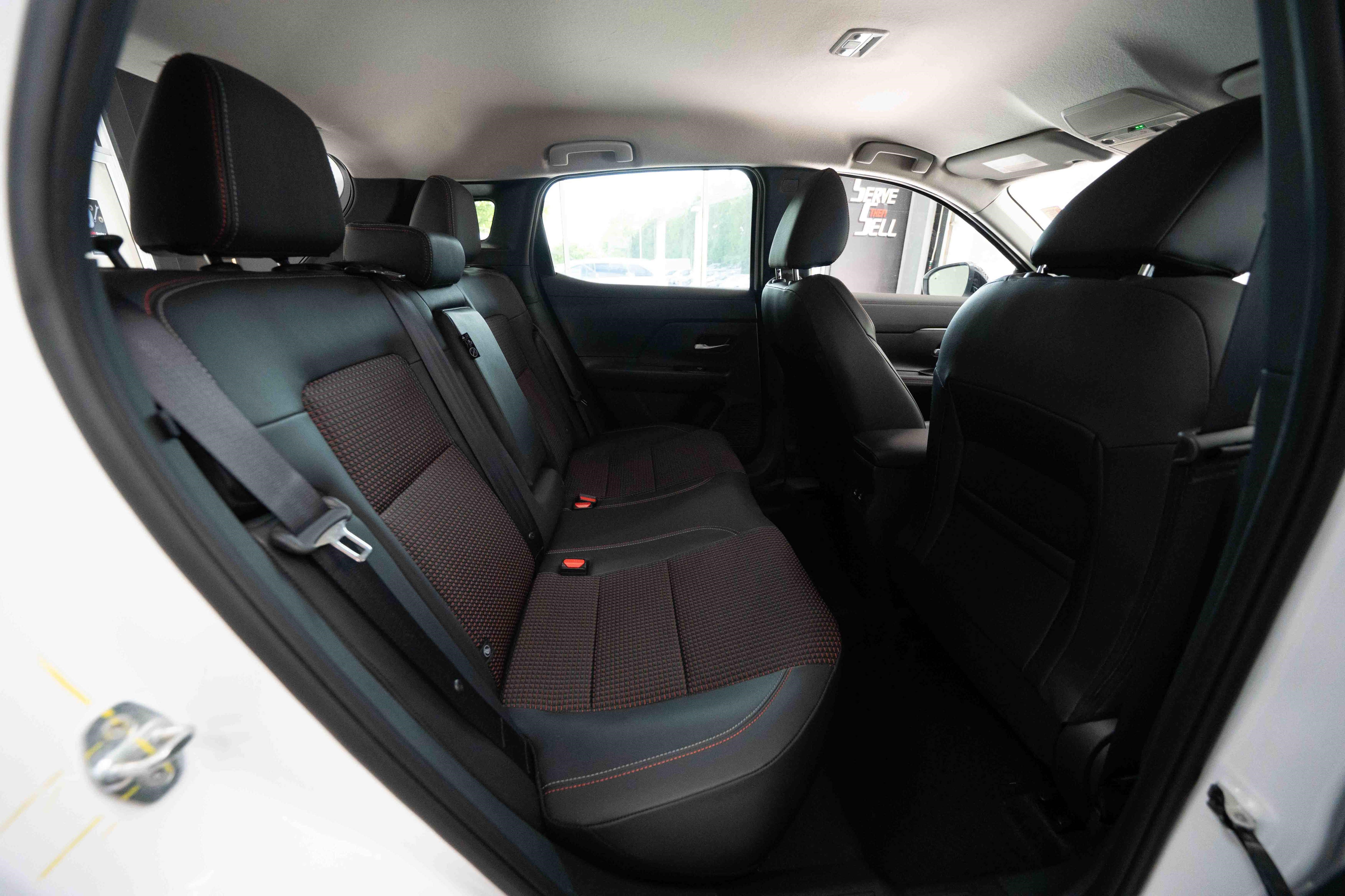 Used 2026 Nissan Kicks SR FWD image 25