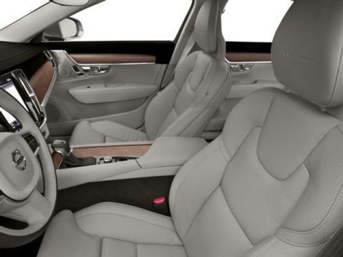 Used 2017 Volvo S90 T5 Momentum w/ Vision Package image 9