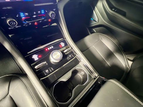 Used 2023 Jeep Grand Cherokee Overland image 26