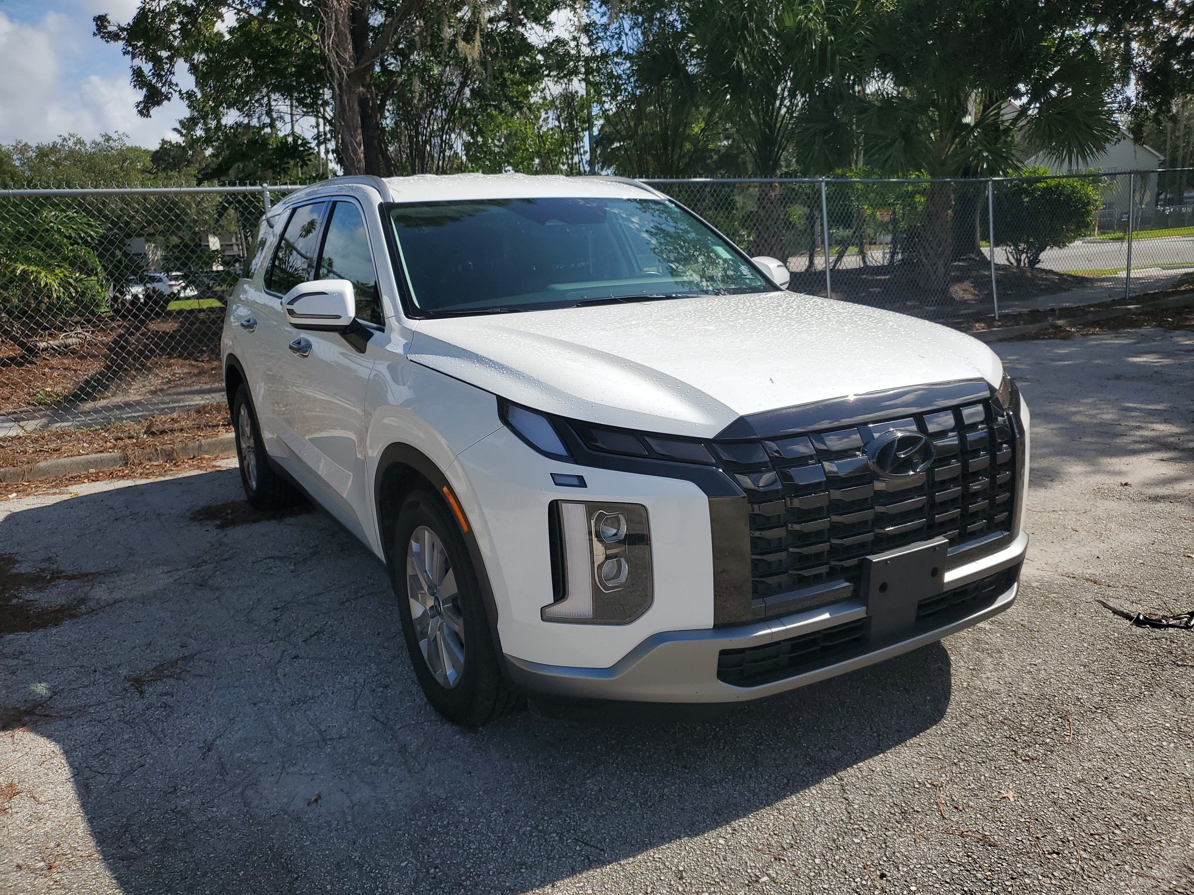 Used 2023 Hyundai Palisade SEL w/ Cargo Package AWD/4WD image 2
