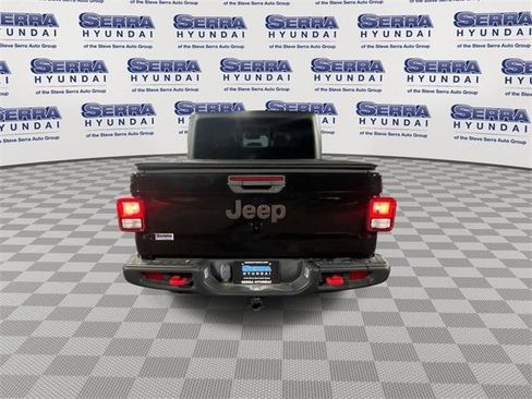 Used 2022 Jeep Gladiator Rubicon image 7