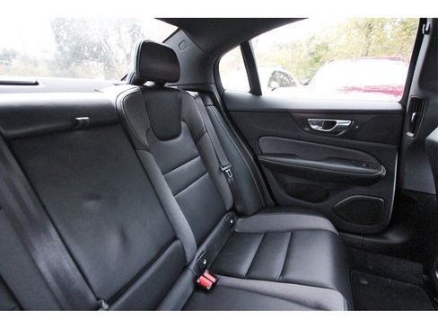 Used 2023 Volvo S60 B5 Ultimate image 12