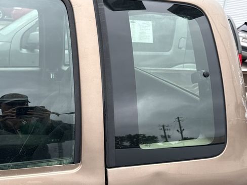 Used 2003 Chevrolet S10 Pickup 4x4 Extended Cab w/ Skid Plate Package image 10