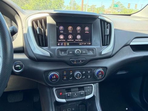 Used 2023 GMC Terrain SLE w/ Driver Convenience Package FWD image 13