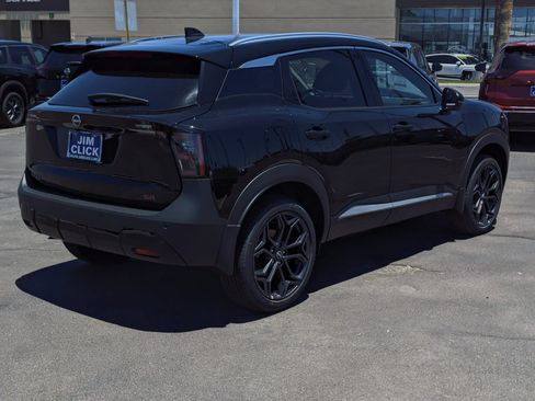 New 2026 Nissan Kicks SR FWD image 2