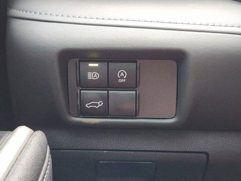 Used 2023 Toyota Highlander XLE image 22