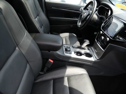 Used 2020 Jeep Grand Cherokee Limited AWD/4WD image 27