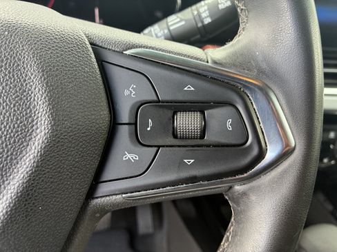 Used 2025 Chevrolet Trax LT w/ Driver Confidence Package FWD image 28