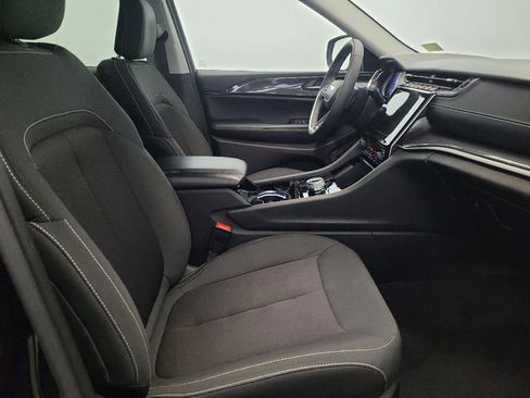 Used 2023 Jeep Grand Cherokee L Laredo image 21