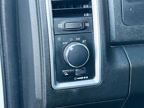 Used 2021 RAM 1500 Classic SLT image 11