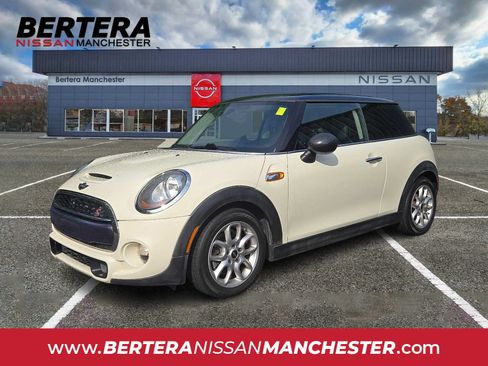 Used 2015 MINI Cooper S FWD image 1