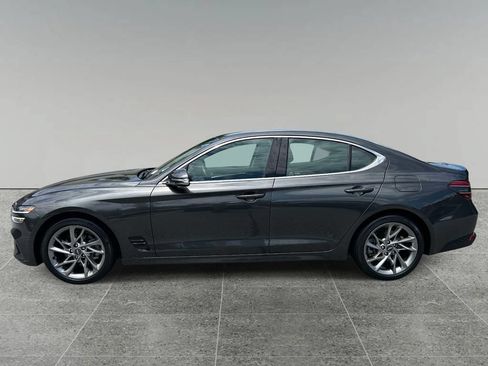 Used 2022 Genesis G70 2.0T RWD image 2