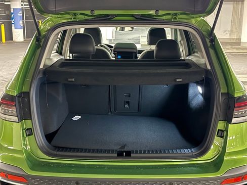 New 2025 Volkswagen Taos SE image 41