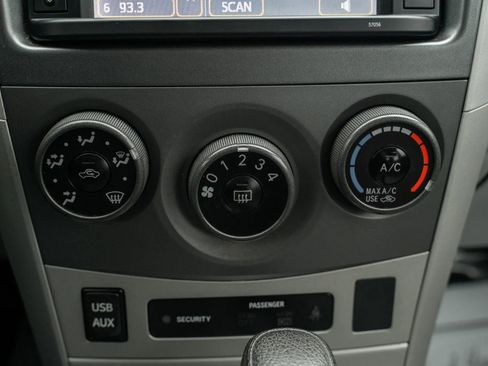 Used 2013 Toyota Corolla LE Special Edition image 19