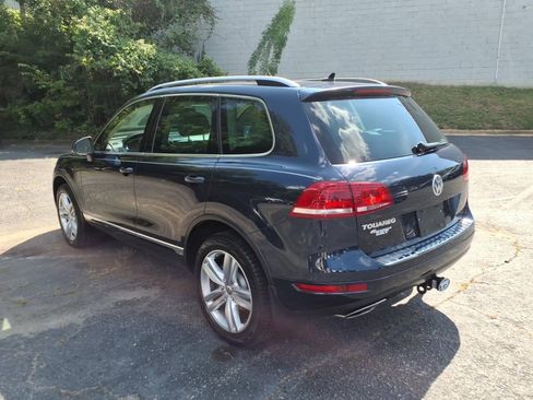 Used 2014 Volkswagen Touareg TDI AWD/4WD image 8
