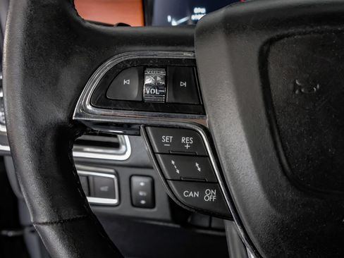 Used 2021 Lincoln Navigator L Reserve w/ Luxury Package AWD/4WD image 16