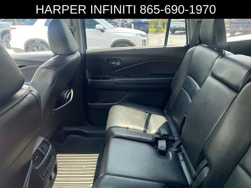 Used 2017 Honda Pilot Touring image 7