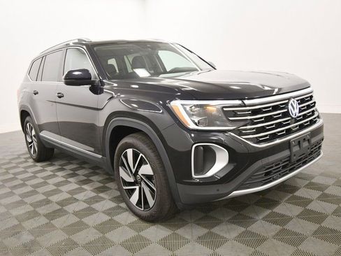 Used 2025 Volkswagen Atlas SEL image 10