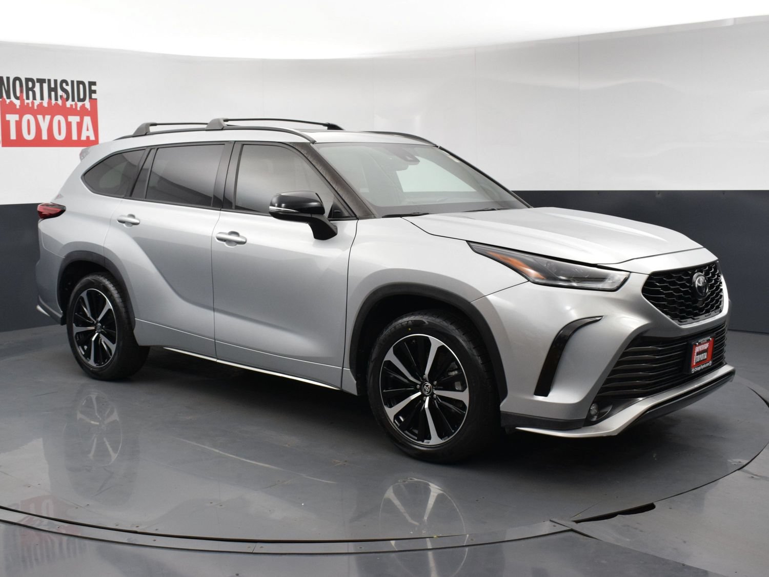 Used 2022 Toyota Highlander XSE AWD/4WD image 6